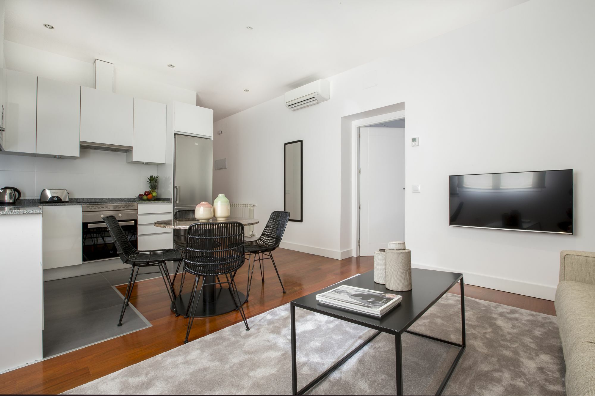 Slow Suites Augusto Madrid Eksteriør bilde